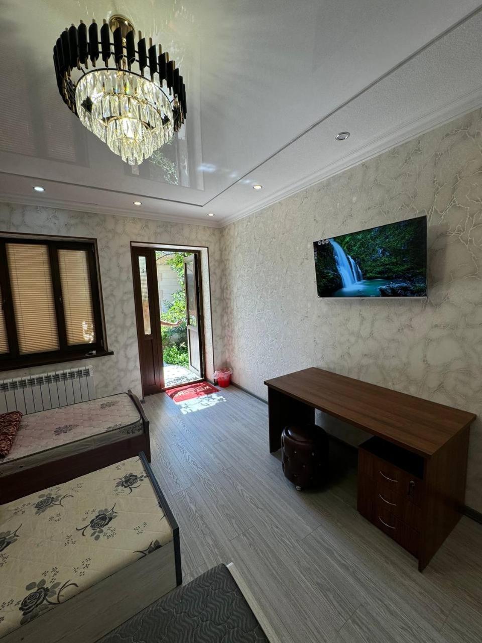Дом Отель Бадамзар Taschkent Exterior foto